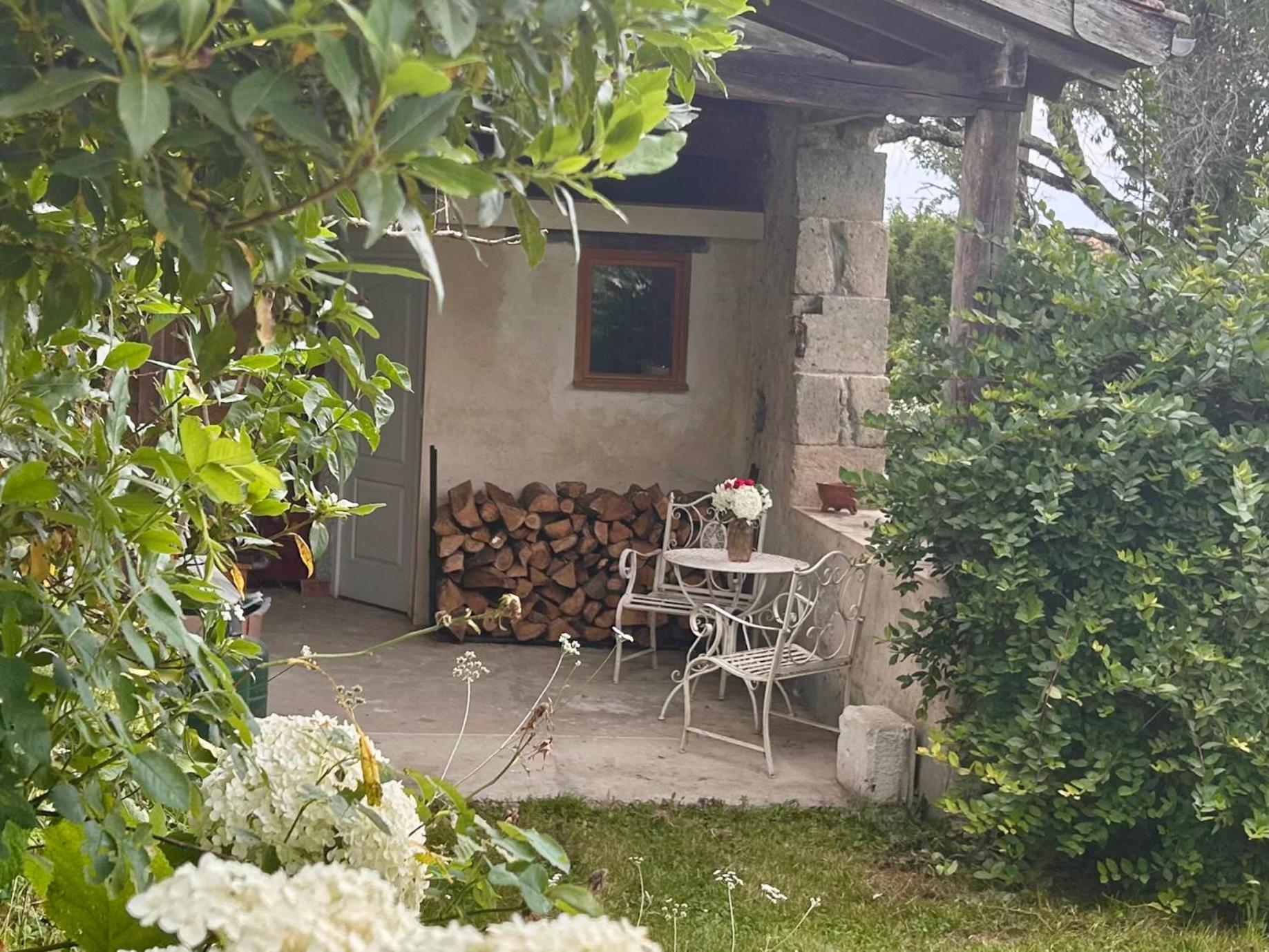 Bed and Breakfast Pedauge Moncrabeau Exterior foto